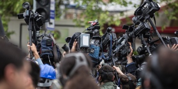Europoseł Kosma Złotowski:  media w Polsce są pluralistyczne