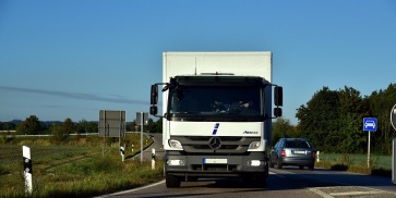 Kosma Złotowski interweniuje w sprawie dyskryminacji przewoźników z Polski na rynku usług transportowych w UE